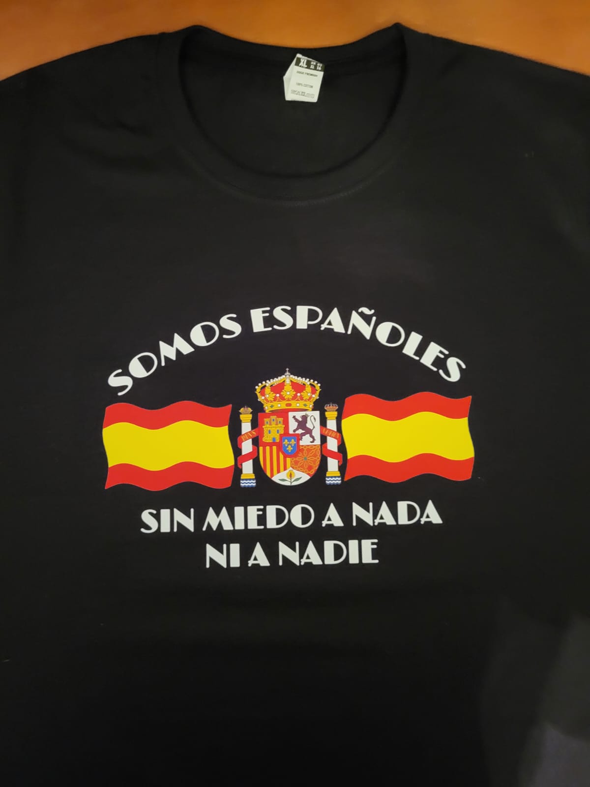 camiseta manga corta"somos españoles sin miedo a nada ni a nadie".